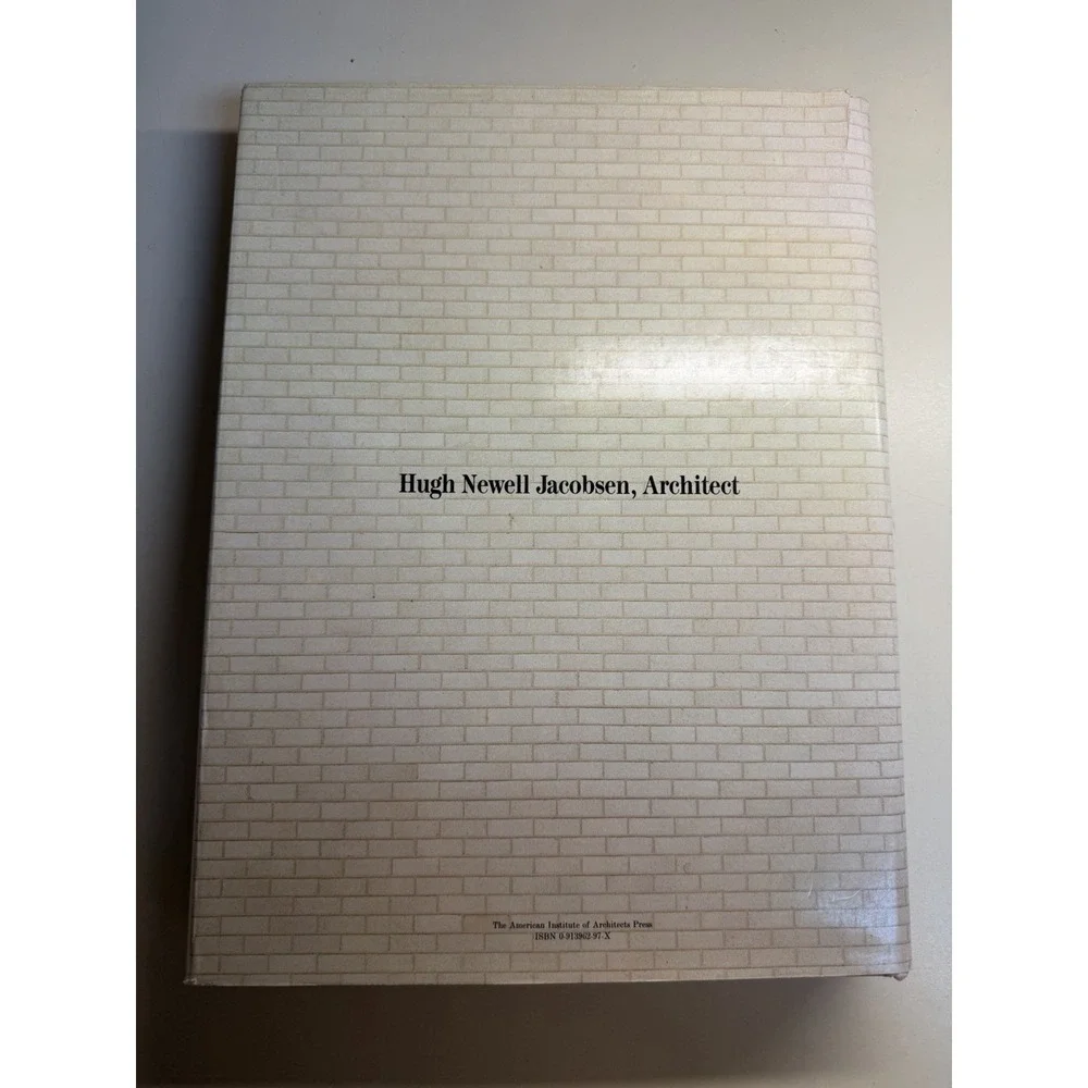 Hugh Newell Jacobsen Architect Monograph 1988 1st Ed Massimo Vignelli Design HC